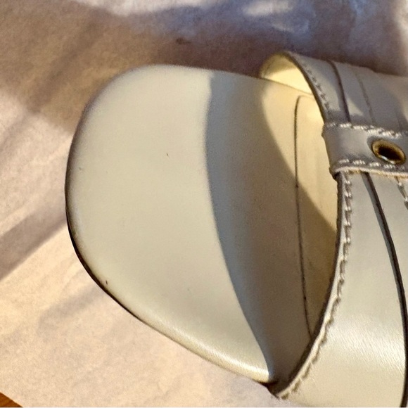 Anne Klein Cream Sandals with Gold Accent - Picture 13 of 16